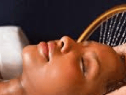 Le soin du cuir chevelu : le geste beauté oublié qui change tout